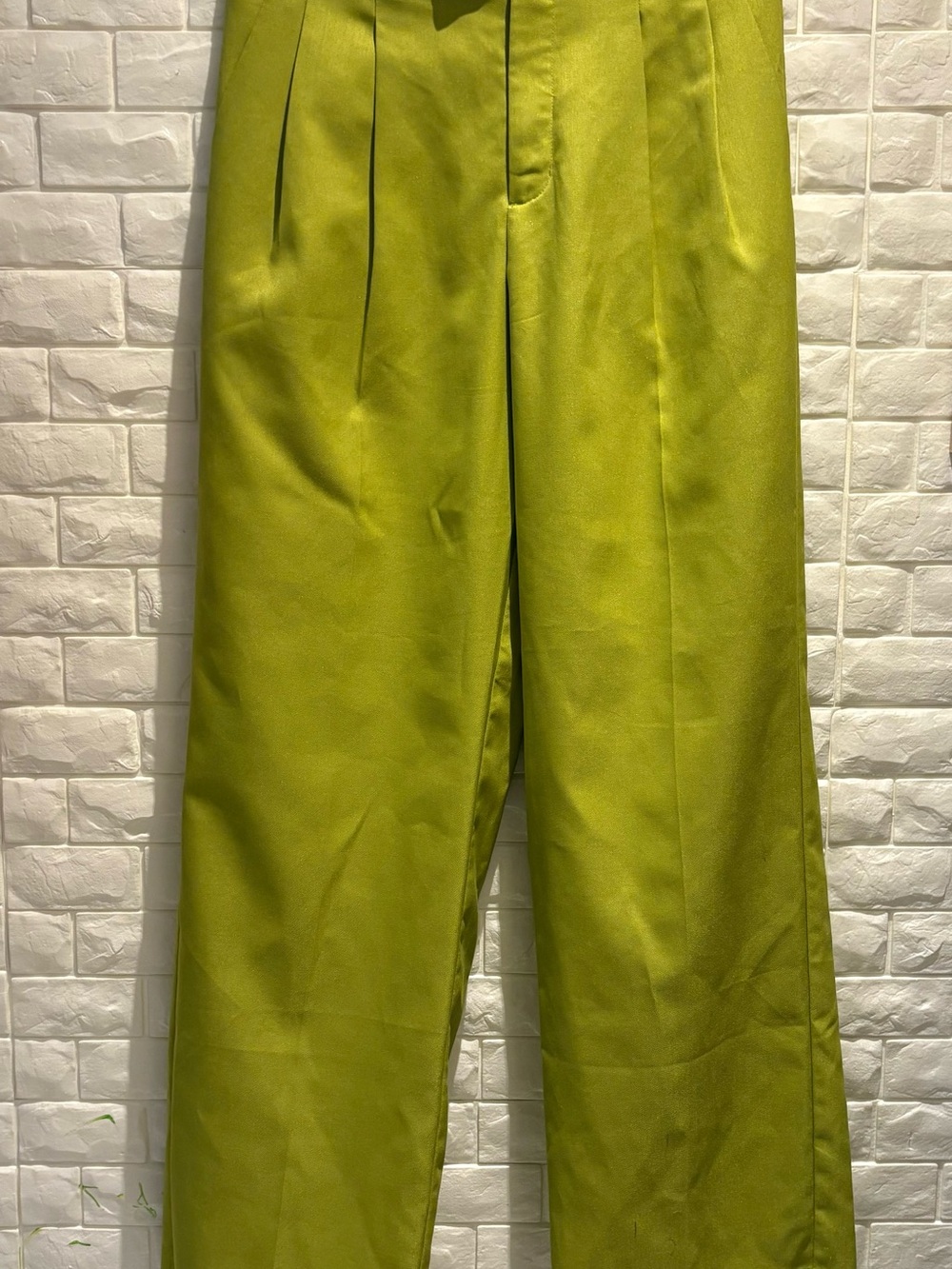 Women’s Straight-Leg Jeans in Olive Green